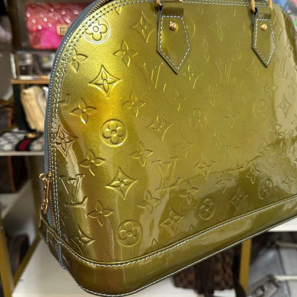 Authentic Louis Vuitton Vernis Alma Bag PM size Green - Picture 14 of 15